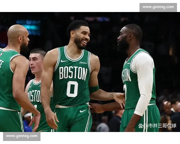 NBA热火对阵凯尔特人大战比分悬念拉满季后赛对决焦点全景解析 NBA热火对阵凯尔特人大战比分悬念拉满季后赛对决焦点全景解析